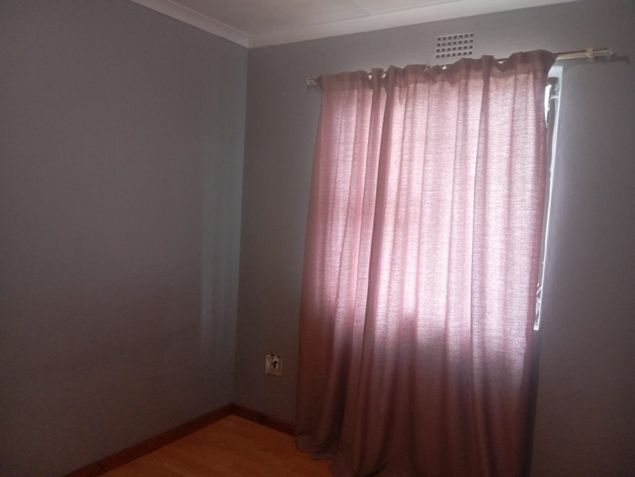  Bedroom Property for Sale in Llitha Park Western Cape